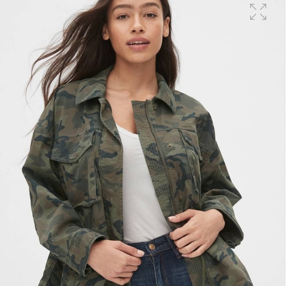 Oversized camo print utility jacket